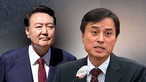 내란 특검팀, '윤 체포영장' 청구…"유일하게 조사 불응"