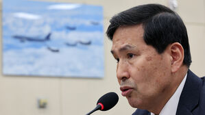 국방부, '일병 15개월 우려'에 병사 진급심사 강화 보류