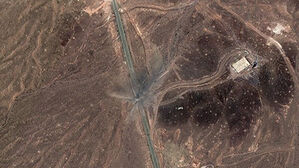 이란 포르도 터널 진입로에도 뻥뚫린 폭탄 구멍&hellip;추가 손상 포착