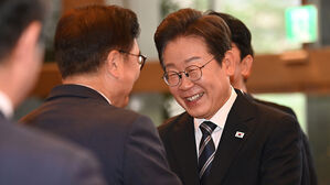 이 대통령, 국가유공자 영빈관 초청 오찬&hellip;취임 후 첫 청와대 행사