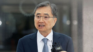 [단독] '아빠 찬스'로 한강뷰 66평 매수&hellip;"빌려준 것"