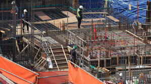 건설 취업자 외환위기 후 최대폭 급감&hellip;생산 위기→고용 '전이'