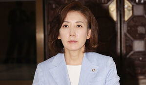 로텐더홀 앞 농성하는 나경원 의원