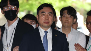 '돈봉투 수수' 민주당 전현직 의원들 2심 무죄&hellip;1심 뒤집혀