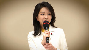 [단독] 특검, 김건희 여사 등 관계자 20여 명 '무더기' 출국금지