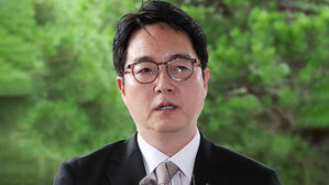심우정 마지막 출근&hellip;"형사사법, 백년대계로 설계돼야"