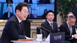 이 대통령 "감사원, 지금이라도 국회 넘겨주고파&hellip;권력 견제해야"