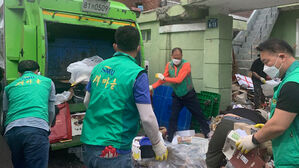 가정집서 새어나온 악취&hellip;문 열자 80톤 쏟아져 나와 '충격'