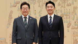 강훈식 "이 대통령, 처음부터 대통령이었던 것처럼 일해"