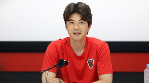 기성용, '성폭행' 의혹 제기자 2명에 승소&hellip;"기 씨에 1억 배상"