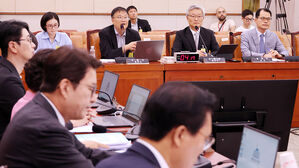 검찰 개혁 공청회&hellip;"시대적 과제" vs "폐지 능사 아니야"