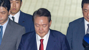 [단독] 윤, 구속 심사서 "나는 고립무원, 혼자 싸워야"