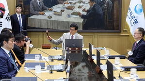 한은 총재 "집값 상승 계속되면 젊은층 절망감 등 큰 피해"