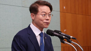 범여권, 검찰권 오남용 특별법 공동발의&hellip;이 대통령&middot;조국 등 거론