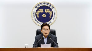 이 대통령 "남북 관계 복원 노력해야&hellip;안보, 사전 예방이 중요"