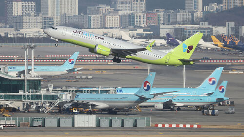 여객기 비즈니스석 무단으로 앉아 소란 피운 외국인…현행범 체포