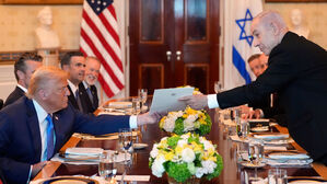 "트럼프, '핵개발 재개시 이란 치겠다'는 네타냐후에 반대 안해"