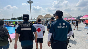 경찰, 한강 수영장 일대 불법촬영 점검&middot;범죄예방 순찰