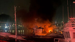 목포 북항 49t 어선 화재&hellip;5시간 여만에 진화