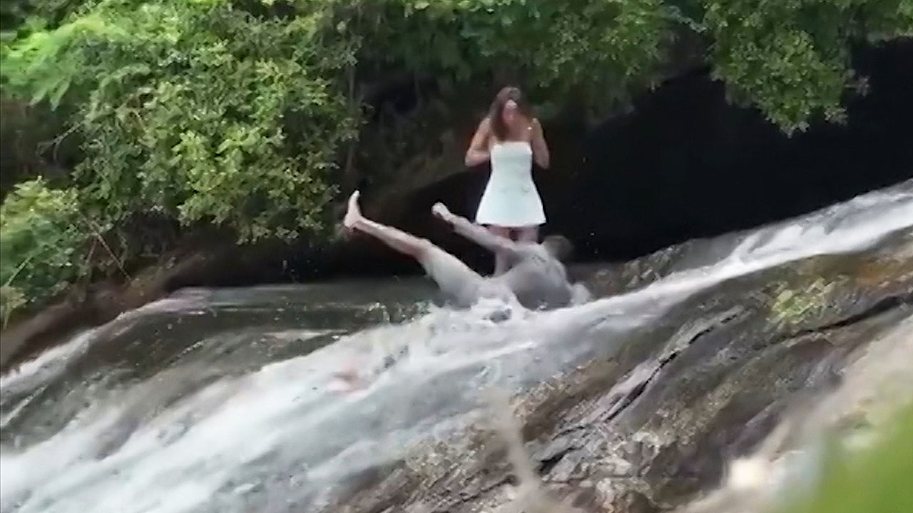 반지 꺼낸 순간 추락  굳이 위험한데…최악의 청혼</font> 