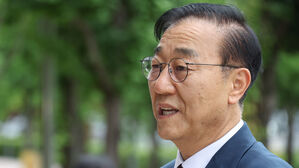 김윤덕 국토장관 후보 "재건축&middot;재개발, 공공이익 잘 살펴 추진"