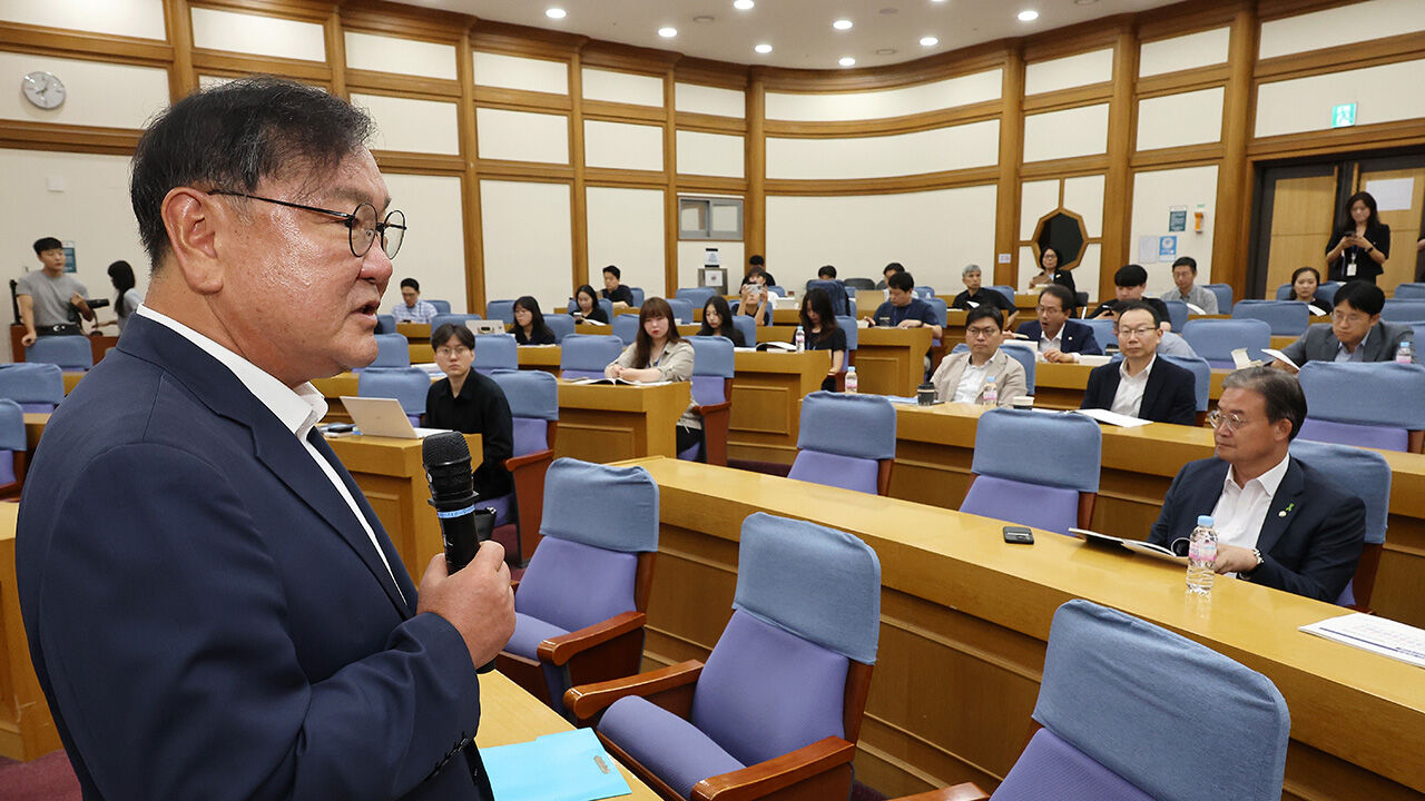 김태년, '특별배임죄 폐지' 상법개정안 발의…재계 우려 반영