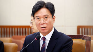 노동장관 청문회에서 '방북'·'북한 주적론' 공방