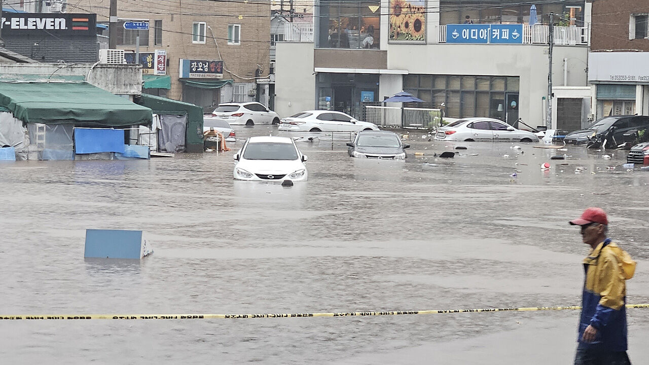 대구 북구 노곡동 침수피해…주택 절반 높이까지 물 차올라