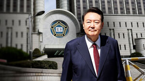 윤 내일 구속적부심 출석…"건강 악화 호소"