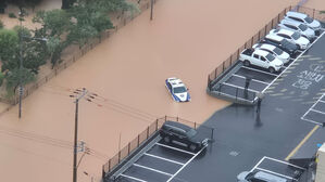 지난주 '극한호우'에 차량 3천 대 침수&hellip;300억 원 피해