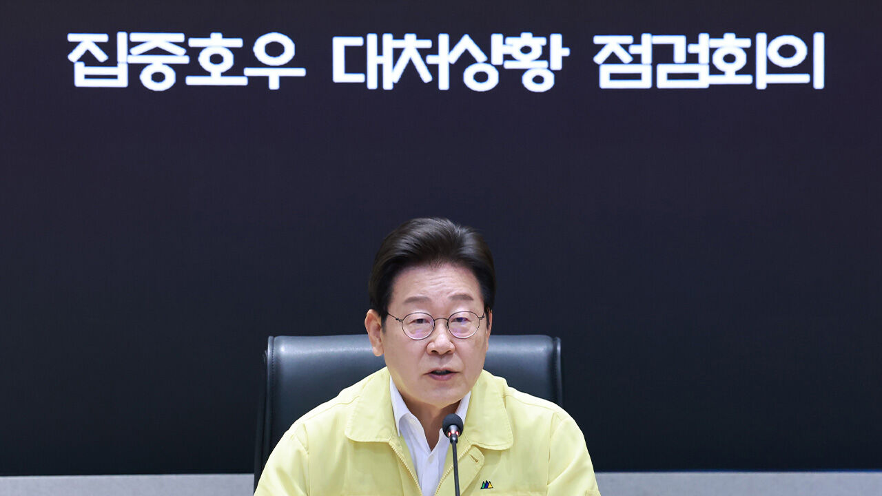 이 대통령, 폭우 피해에 "모든 자원·행정력 총동원"