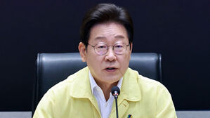 [여담야담] 이 대통령, 호우 상황 점검…"대응 잘못해 인명피해 발생"
