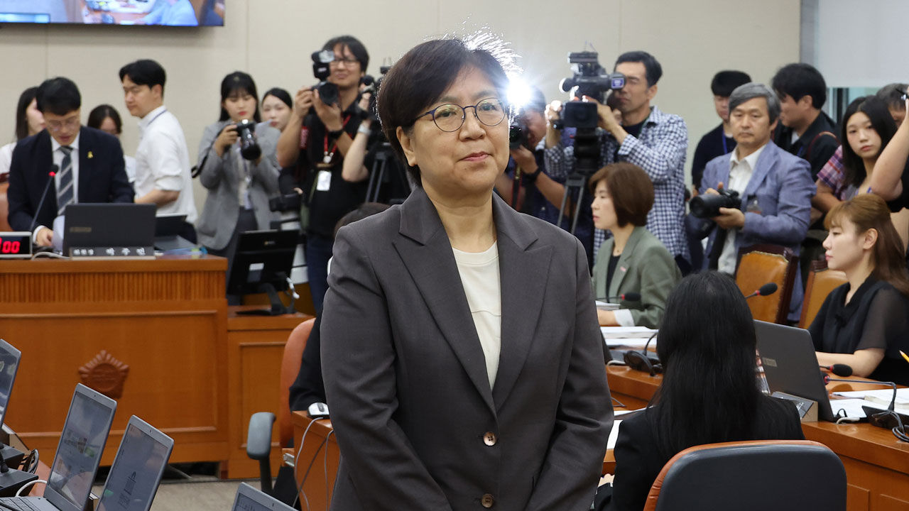 야당 퇴장으로 막 내린 정은경 청문회…민주 "가짜뉴스" 국힘 "모욕"