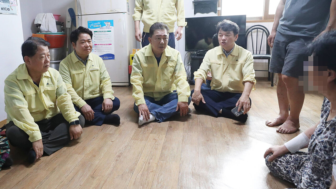 여당 지도부, 충남 아산 수해 현장 찾아…"특별재난지역 선포 건의"