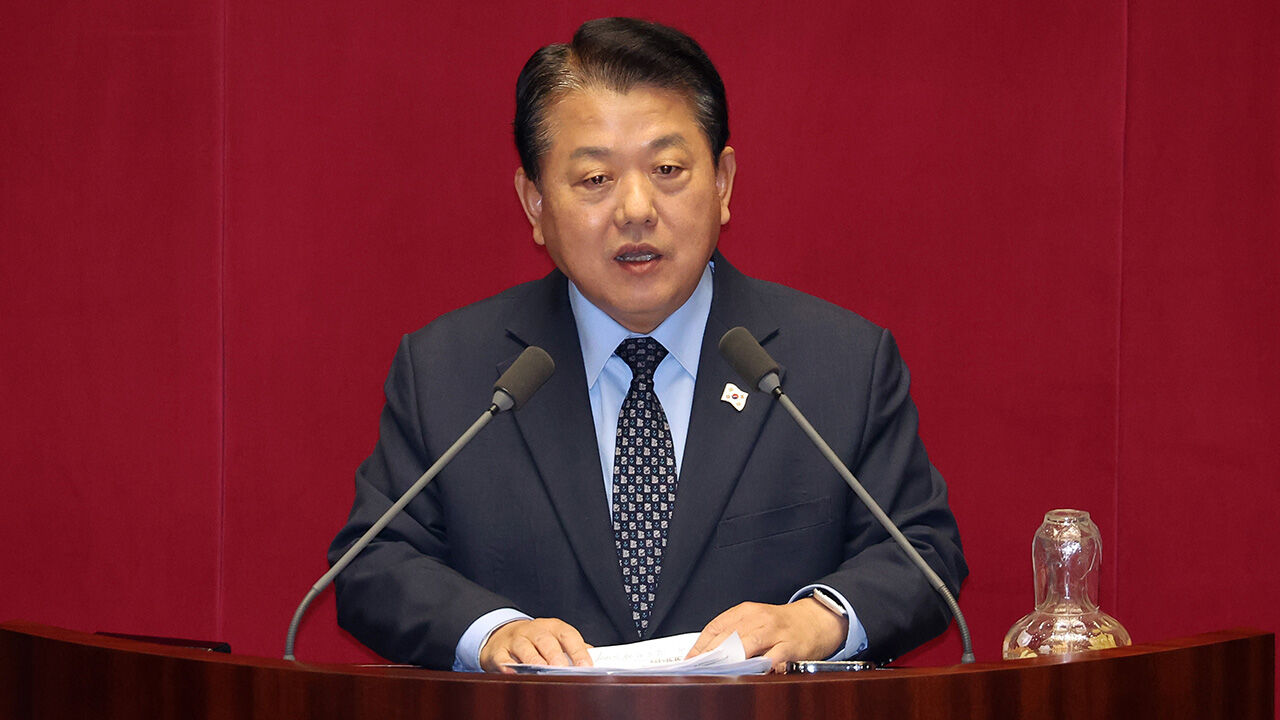 이 대통령, 캐나다·말레이에 특사 파견…단장 김병주·김영춘