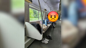 좌석 다섯 칸 점령하고 '벌러덩'…민폐 승객에 "황당"