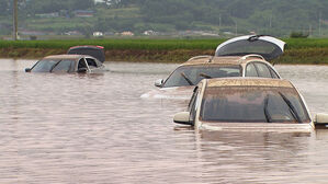 [친절한 경제] 침수 차 피해 커…중고차 중 침수 차 거르는 방법