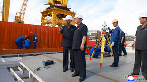 북, "내년 10월 10일까지 5천톤 급 신형 구축함 추가 건조"