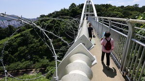 산책로서 올해만 3명 사망&hellip;광주 제석산 구름다리 결국