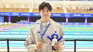'한국 기록 보유자' 윤지환, 하계 U대회 배영 50ｍ 은메달