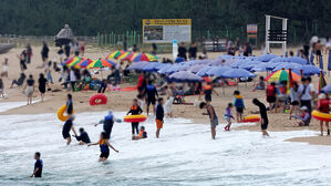 '7말 8초' 휴가 몰려…동해안 최고 인기