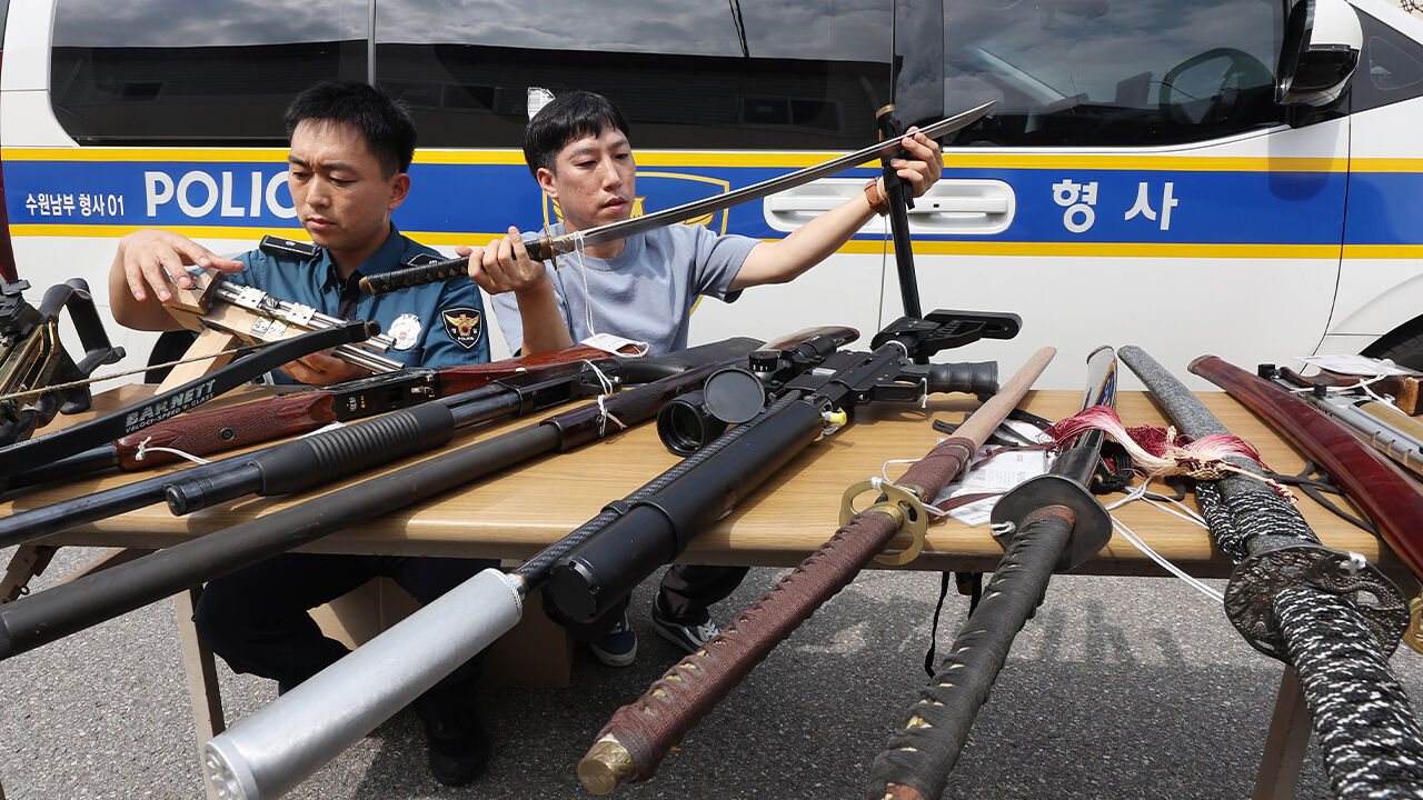 '총·칼' 등 위해물품 밀반입 작년 3만 점 육박…두 배 껑충