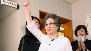 '강제 키스, 혀 절단' 사건 61년 만에 무죄 구형한 검사&middot;수사관 표창