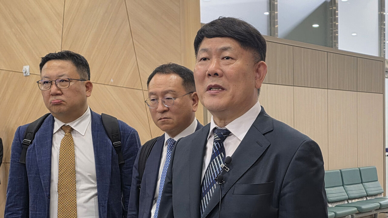 [속보] '탈세 혐의' 김정규 타이어뱅크 회장…징역 3년 법정구속