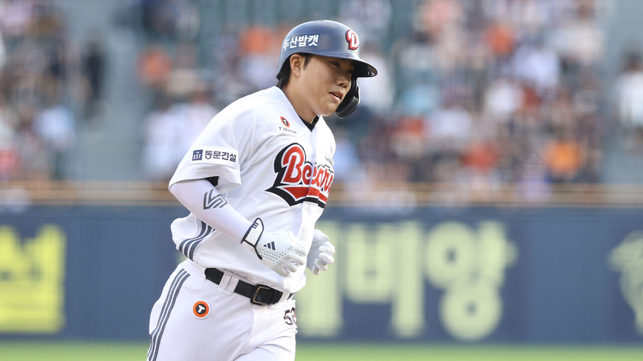 '5홈런 폭발' 두산, 10연승 달린 선두 한화 대파