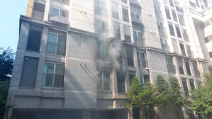 [영상] 폭염경보 서울서 아파트 에어컨 실외기에 불&hellip;주민들 대피
