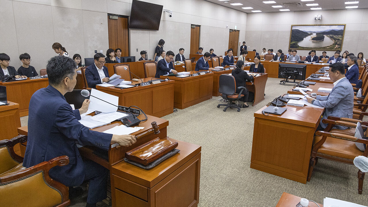 '윤석열 1호 거부권' 양곡관리법, 국회 농해수위 소위 통과