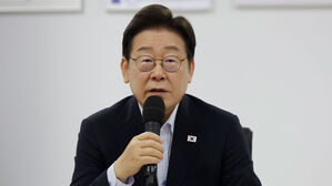 '산재사망' SPC 찾은 이 대통령 "죽지않는 사회 만들겠다"