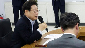 이 대통령, SPC 공장 방문…"돈 때문에 생명 희생 안 돼"