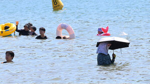 인천 을왕리해수욕장 인근서 40대 물에 빠져 중상